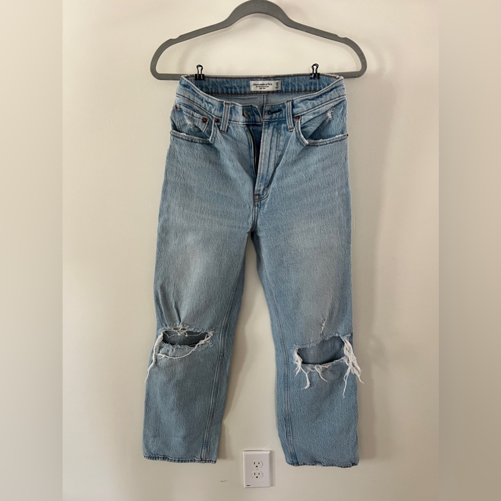 Abercrombie 90’s relaxed high rise jeans size 26 2 short